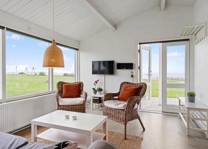 Cozy Coastal Retreat On The * Brenderup
