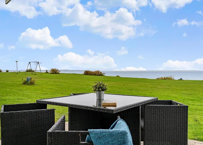 Dom wakacyjny Cozy Coastal Retreat On The Brenderup